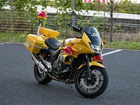 働く車02　黄バイ