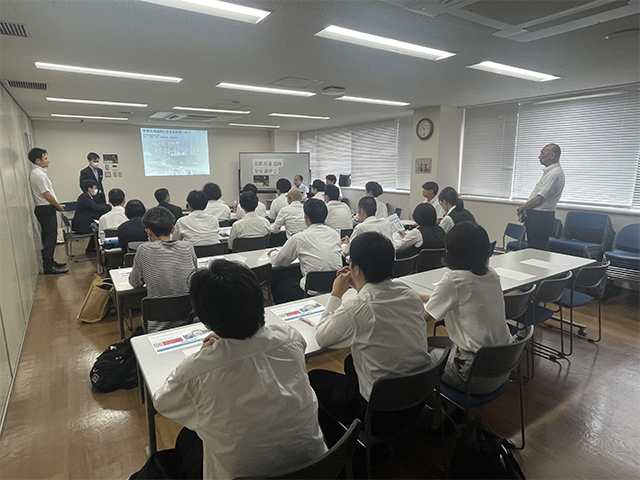 首都高交通安全講習会の様子02