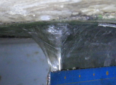 鋼桁垂直補剛材上端部に発生している疲労き裂に対して溶接による補修