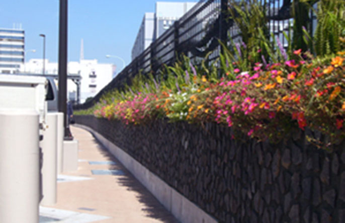 Image of the Heiwajima (descending) Parking Area after improvements