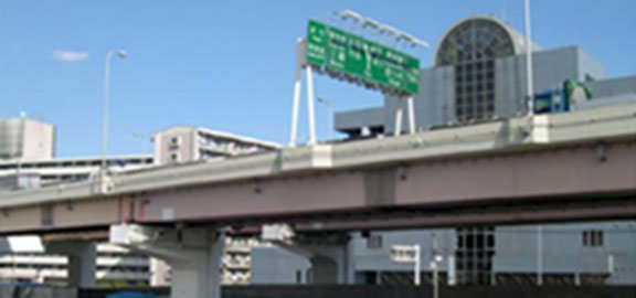 Image of the bridge girder near Tsutsumi-dori entrance/exit before improvements