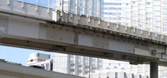 Image of the bridge girder, bridge railing, and piers before improvements