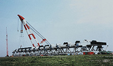 Image of Assembling the side span girder