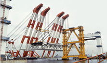 Image of Erecting the large side span girder block