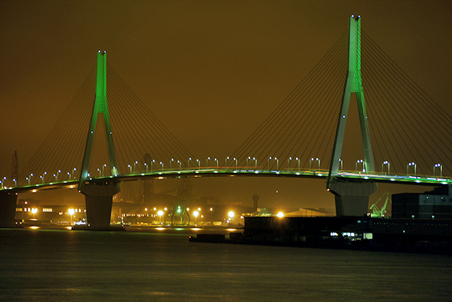 「自殺予防週間」である9月10日（土）・ 11日（日）の2日間で鶴見つばさ橋の主塔を緑色に連続点灯します。